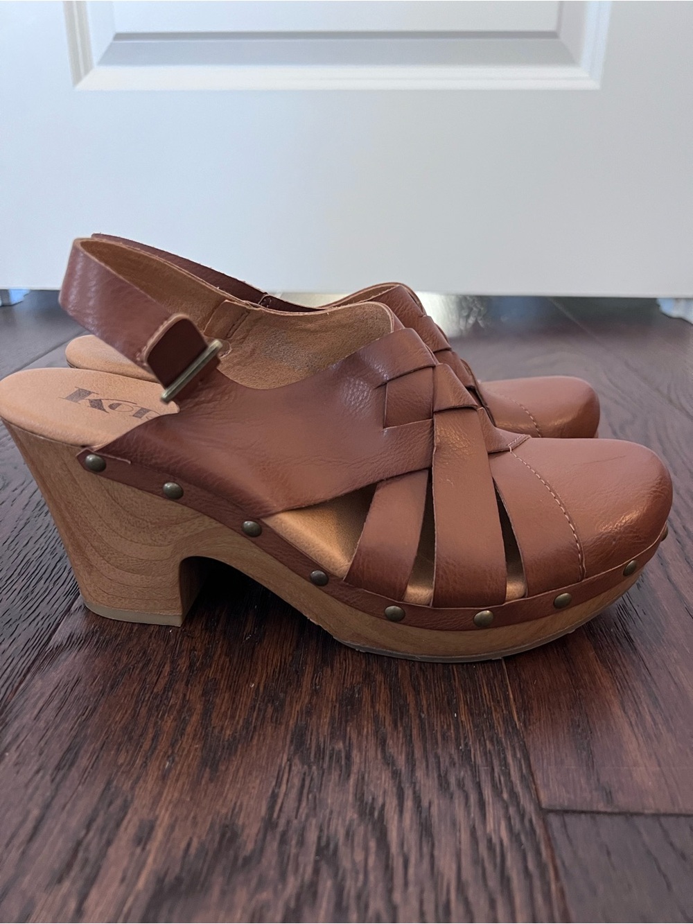 Korks Slingback Clogs Cognac Brown Color Size 8 EUC